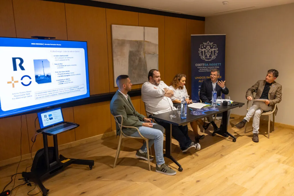Mesa redonda sobre a rede de R (MasOrange) en Galicia na xornada técnica de ForoTelecos 24