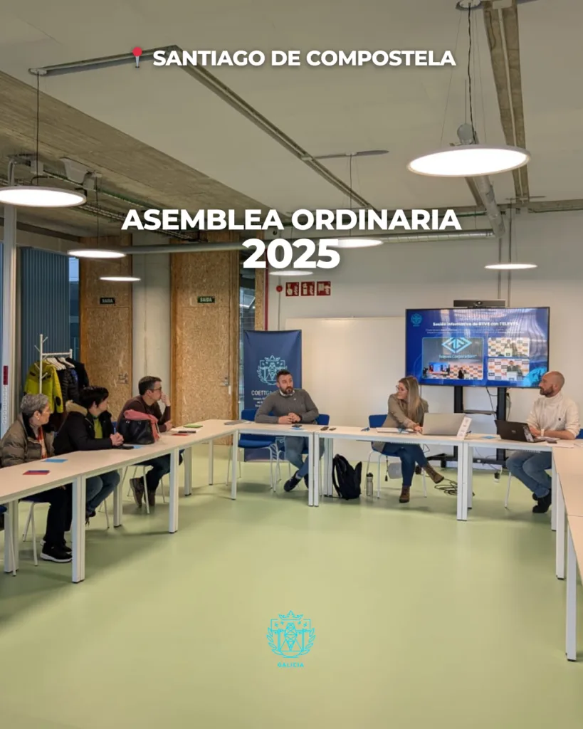 Cartel vertical da Asemblea Ordinaria 2025 do COETTGA en Santiago de Compostela