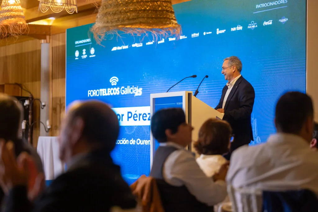 El presidente de la Diputación de Ourense interviene en la gala de ForoTelecos Galicia 25