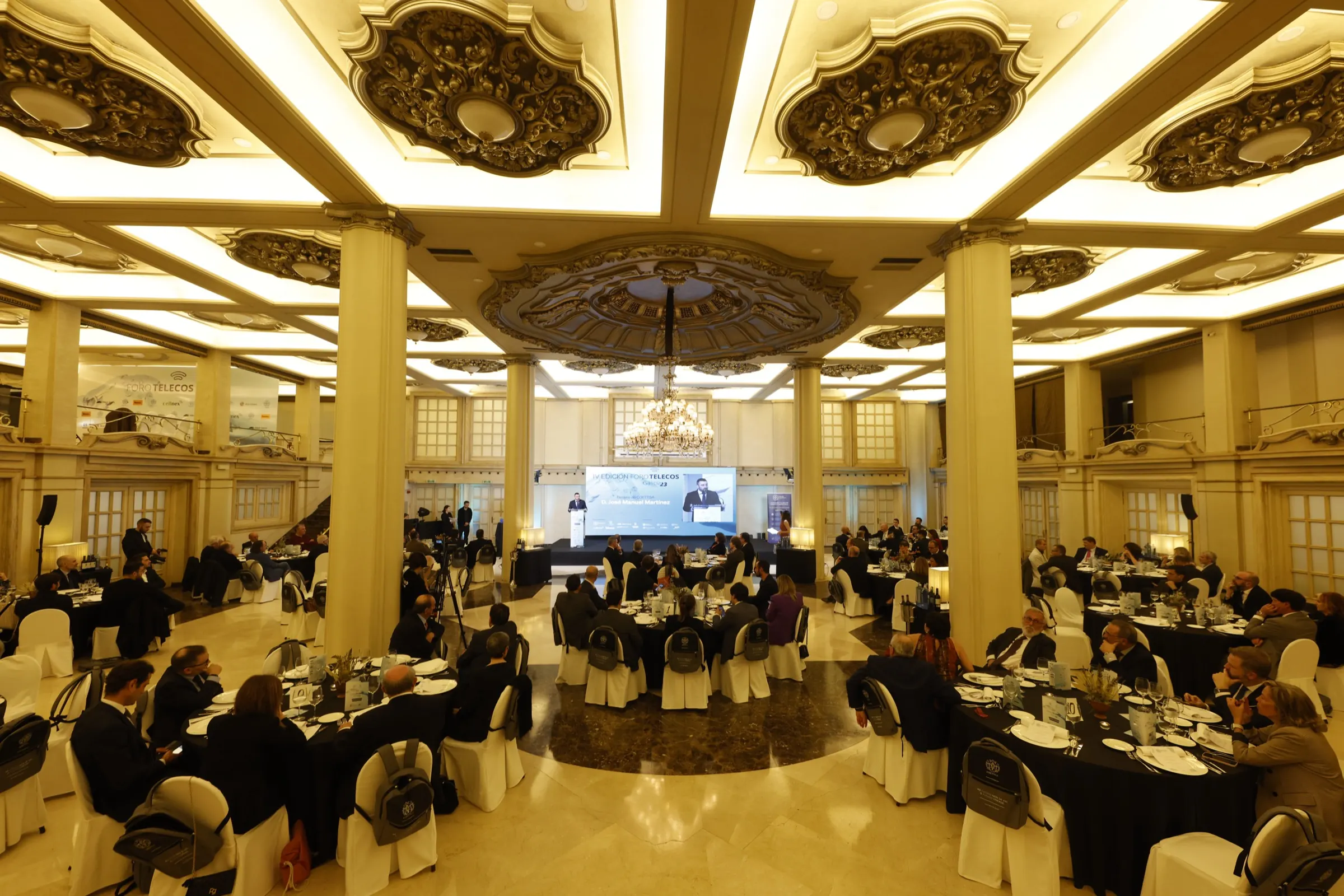 Salón de la gala del ForoTelecos Galicia en una edición anterior